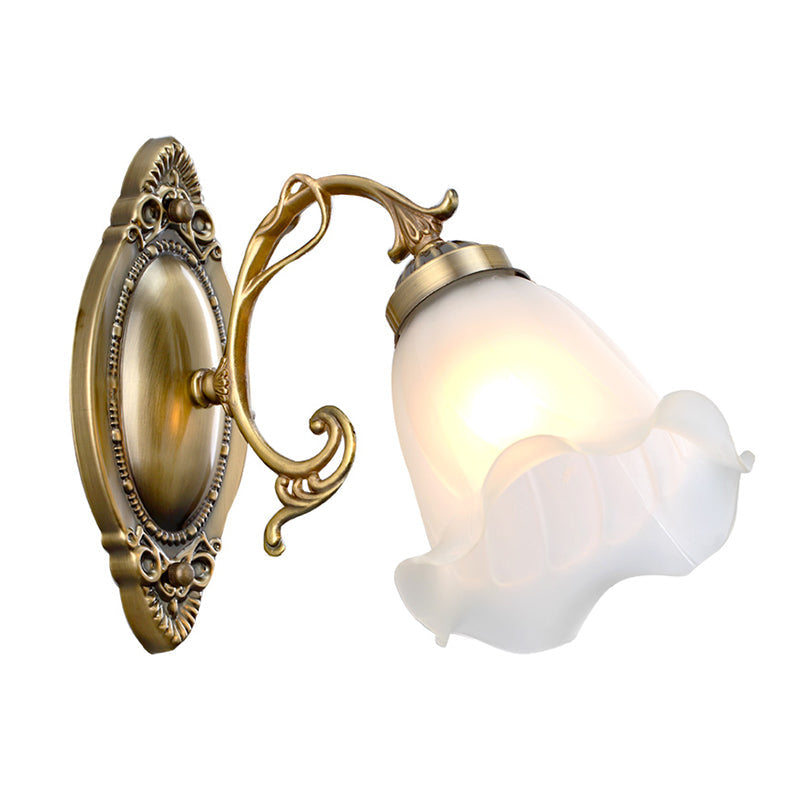 Nevosa | Applique murale fileté classique en laque florale en verre dépoli blanc