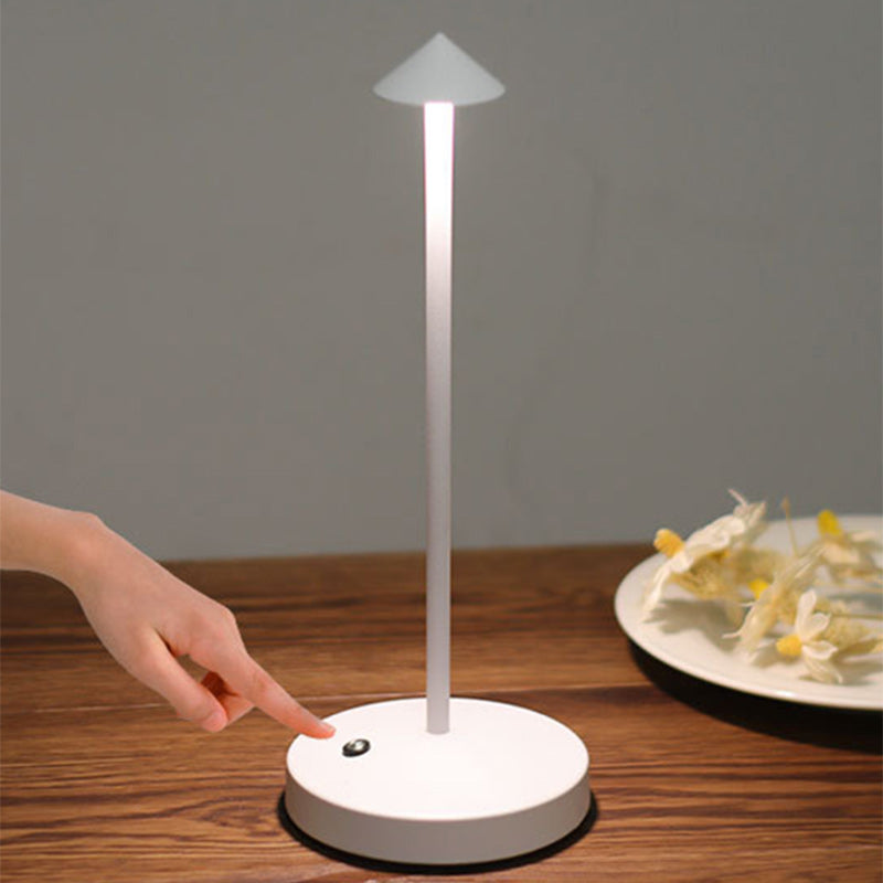 Nevosa | Simplicité Moderne Lampe de Table en Acrylique Cylindre Rond en Fer LED Triangle pour le Salon