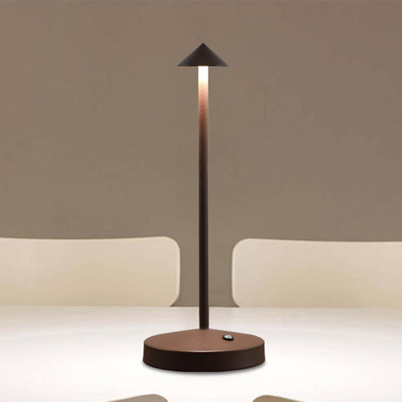 Nevosa | Simplicité Moderne Lampe de Table en Acrylique Cylindre Rond en Fer LED Triangle pour le Salon