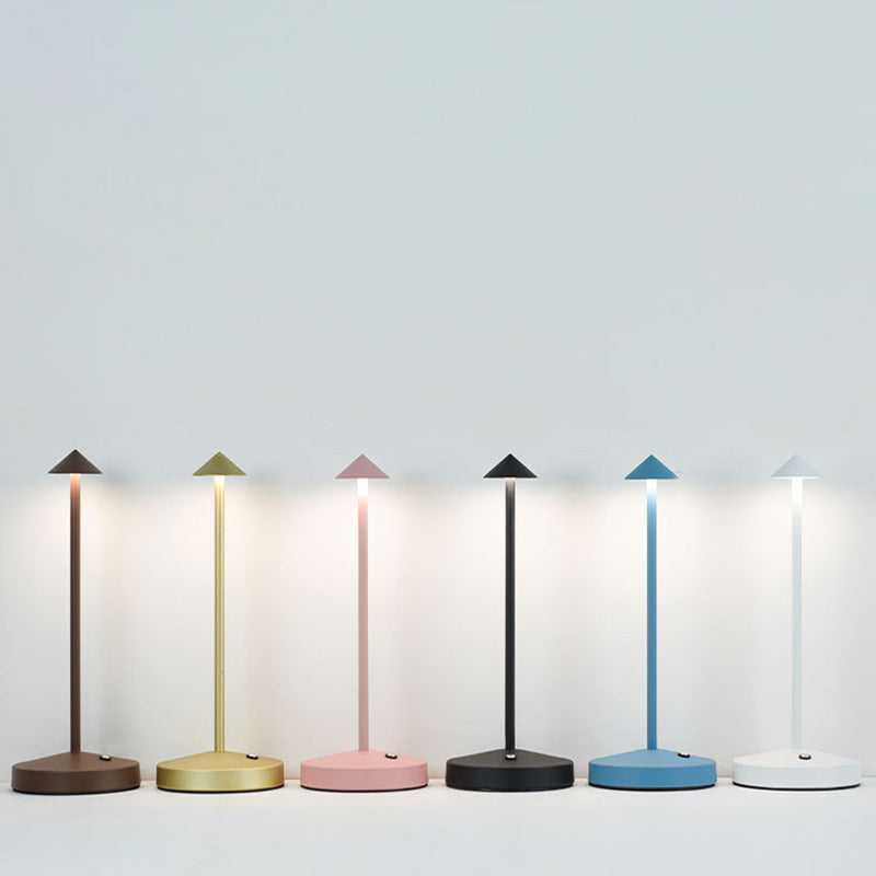 Nevosa | Simplicité Moderne Lampe de Table en Acrylique Cylindre Rond en Fer LED Triangle pour le Salon