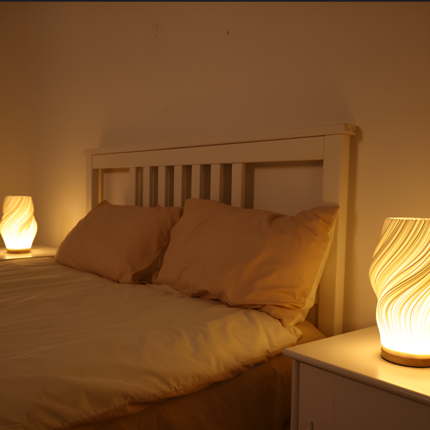 Nevosa | DreamWave - Lampe ondulée 3D moderne couleur crème avec base en métal élégante
