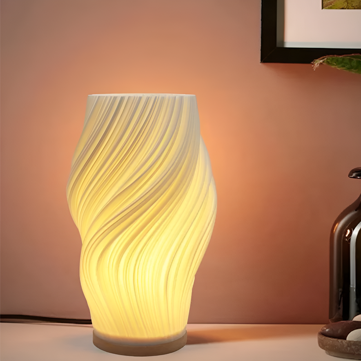 Nevosa | DreamWave - Lampe ondulée 3D moderne couleur crème avec base en métal élégante