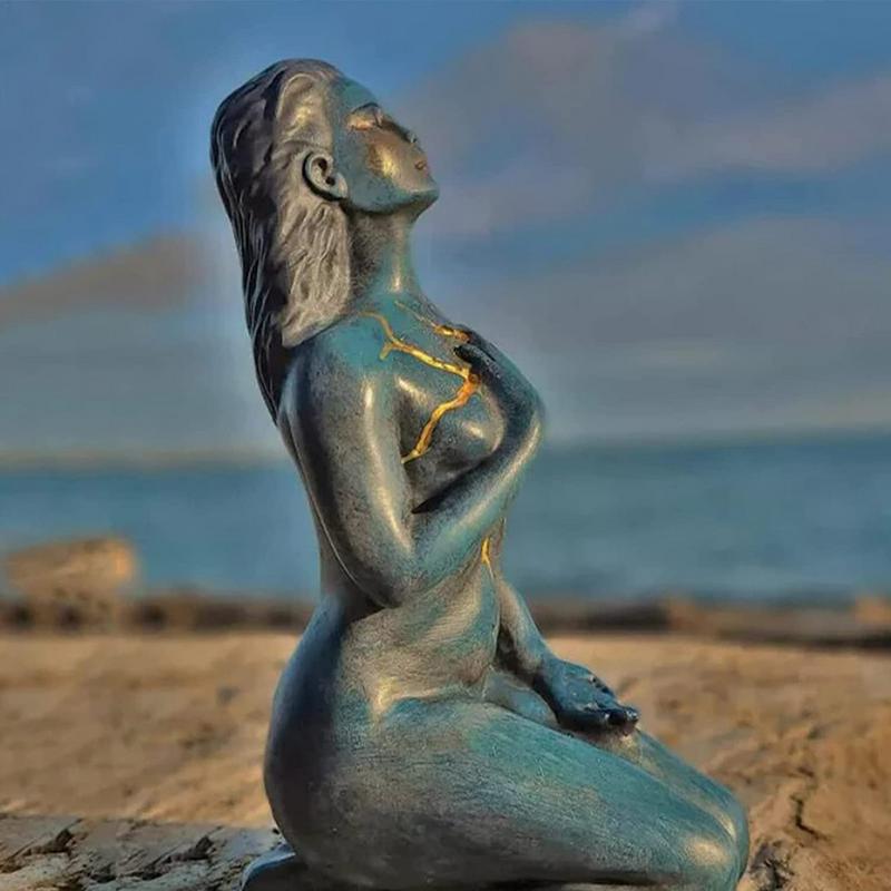 Nevosa | Sculpture de Déesse Guérisseuse : Résine abstraite