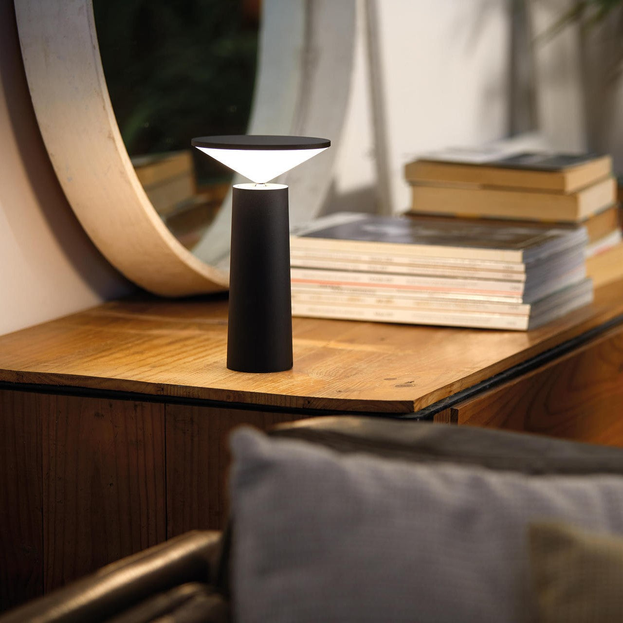 Nevosa | InfiNight - Lampe de table moderne avec capteur tactile | Intensité variable