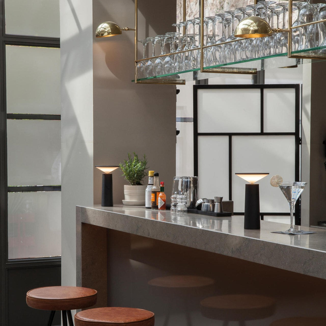 Nevosa | InfiNight - Lampe de table moderne avec capteur tactile | Intensité variable