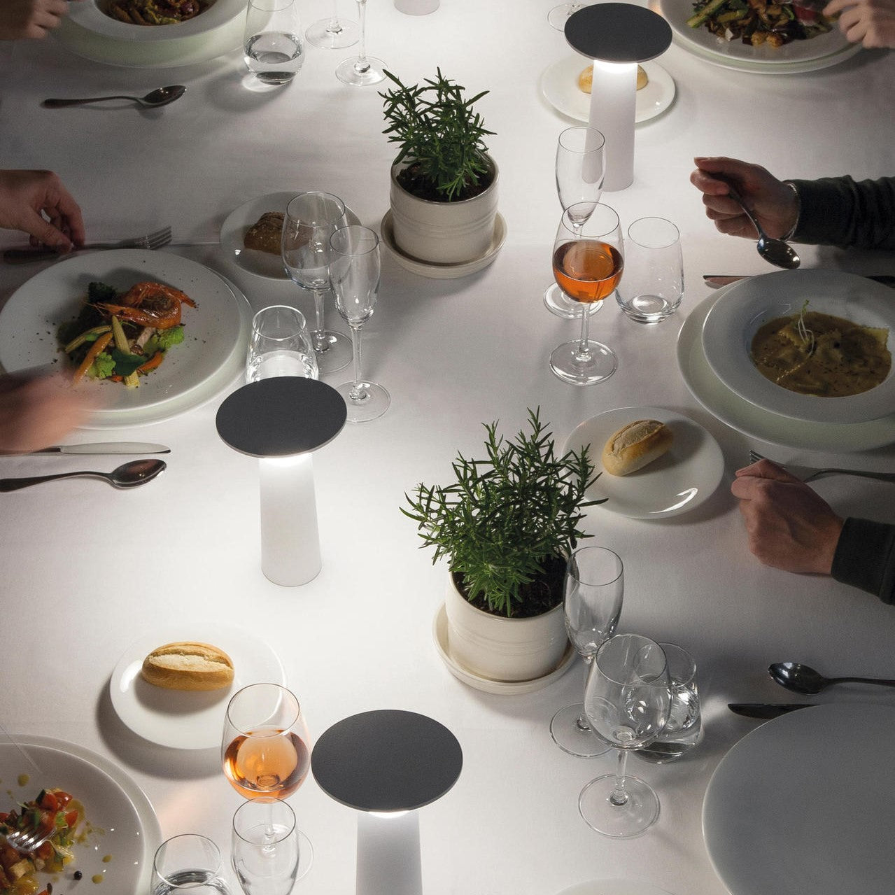 Nevosa | InfiNight - Lampe de table moderne avec capteur tactile | Intensité variable